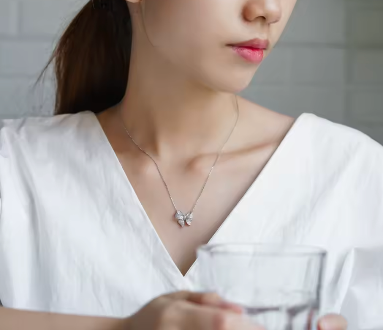 Huitan Bright Bow Pendant Necklace for Women